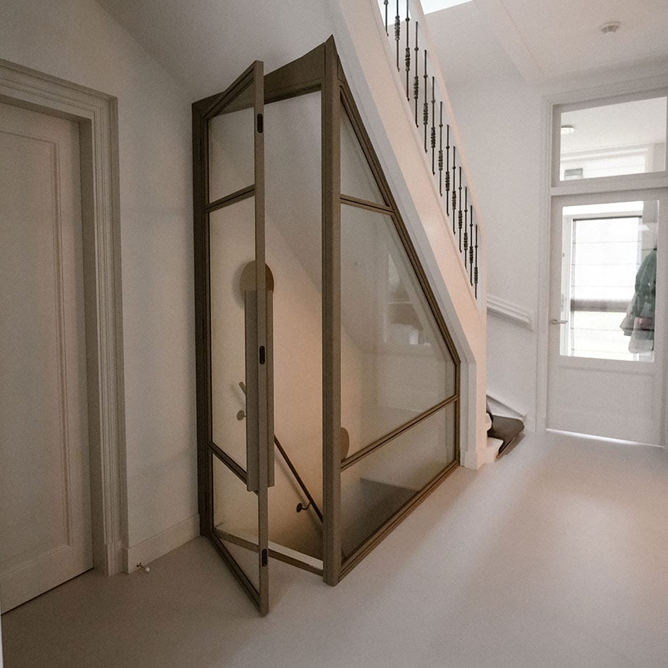 Trap in woonkamer wegwerken met stalen deuren van Steellife