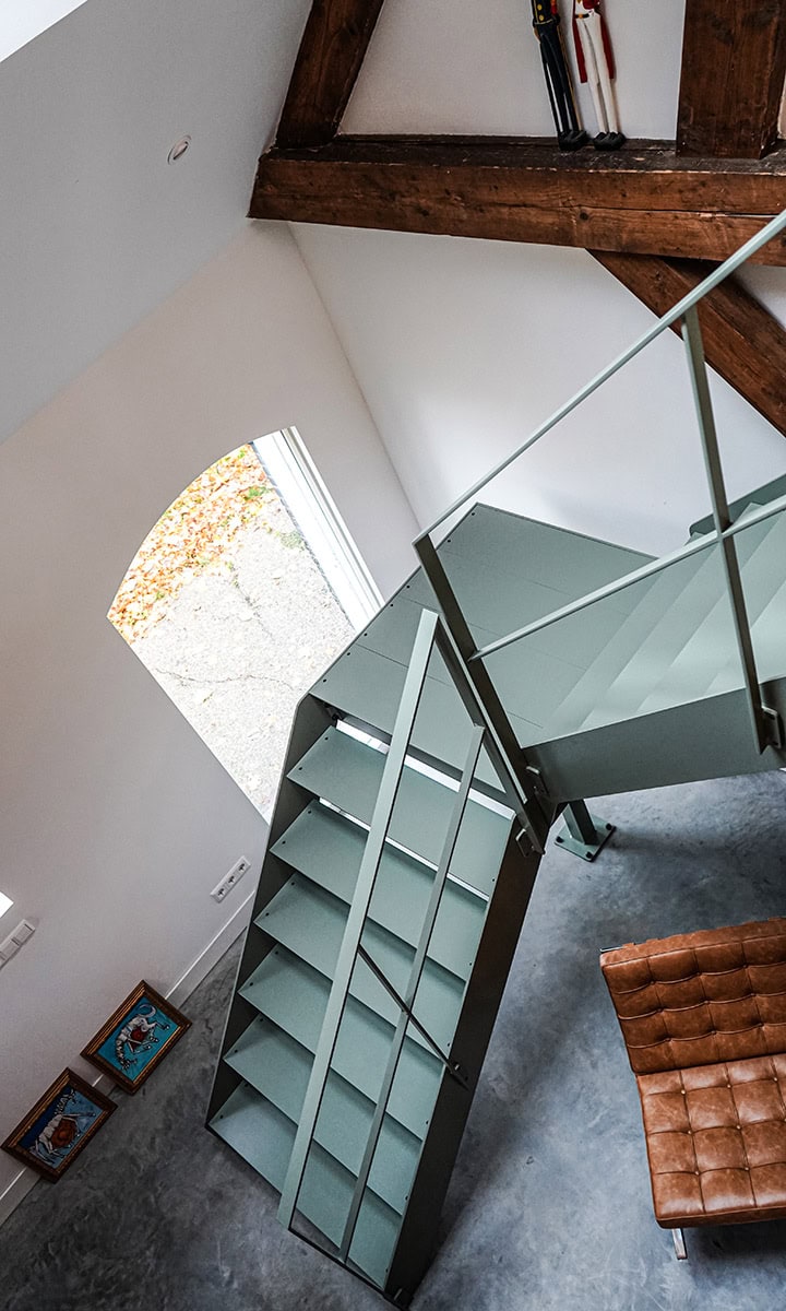 trappen met bordes van staal