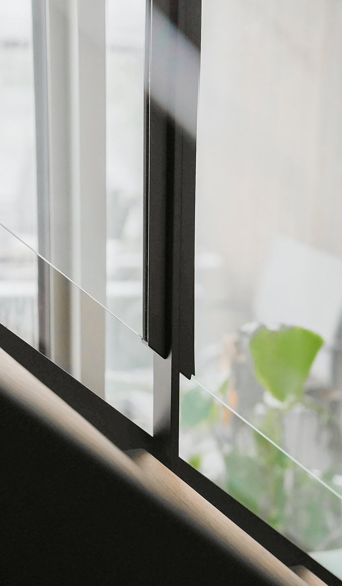 Stalen balustrade met glas