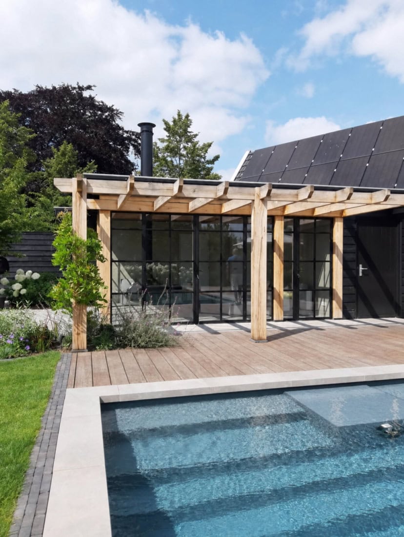Stalen buitenkozijnen in veranda