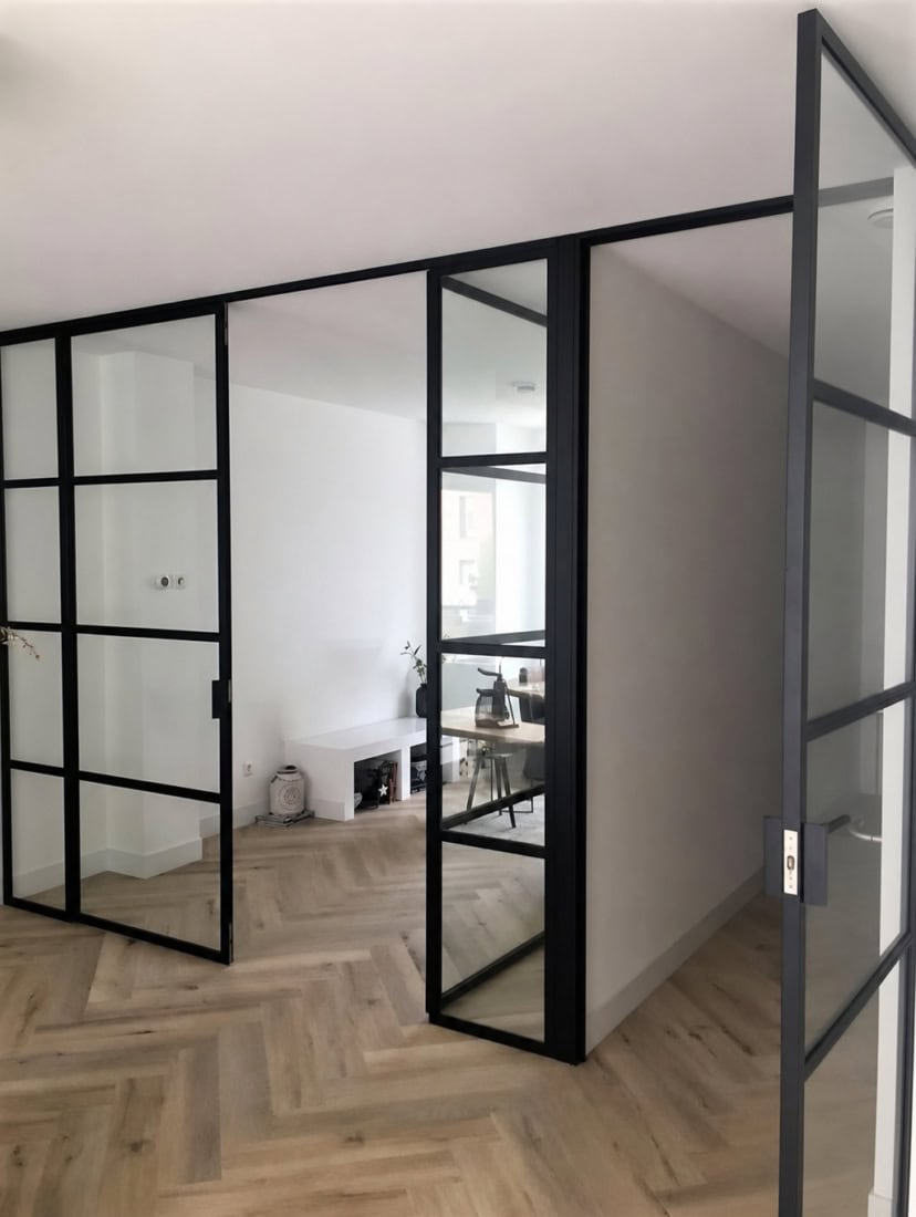 Stalen wand met dubbele scharnierdeur