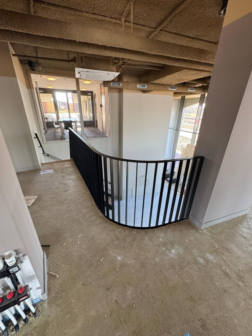 Stalen balustrade gebogen